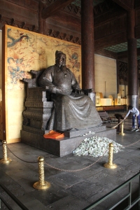 Changling statue in one of the tomb buildings