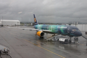 Icelandair B757 TF-FIU (Helka Aurora) at Glasgow Airport.