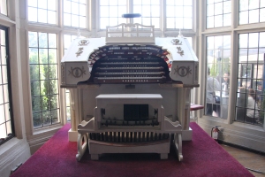 Console of the Wurlitzer Organ
